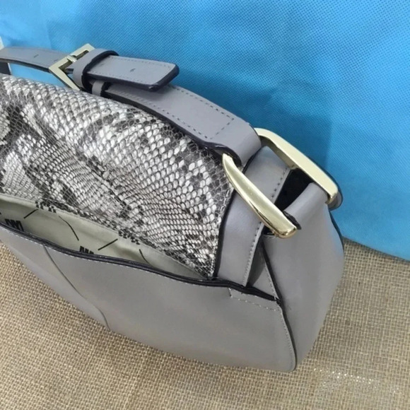 Antonio Milani Leather Reptile Flap Bag - Picture 6 of 10